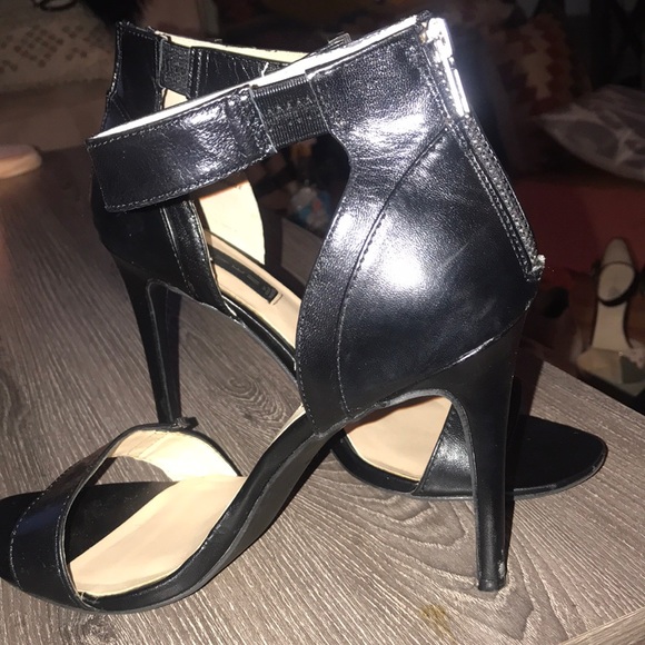 Black Heel - Picture 2 of 5